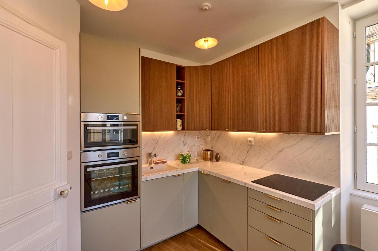 Appartement Montagnon - Les Suites Du Palais - Classe 4 Etoiles, Parking Prive, Vue Cathedrale, 3 Chambres, Primo C0Nciergerie Nevers Buitenkant foto