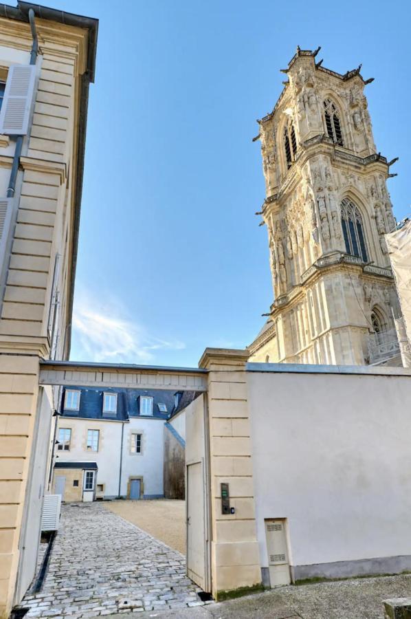Appartement Montagnon - Les Suites Du Palais - Classe 4 Etoiles, Parking Prive, Vue Cathedrale, 3 Chambres, Primo C0Nciergerie Nevers Buitenkant foto