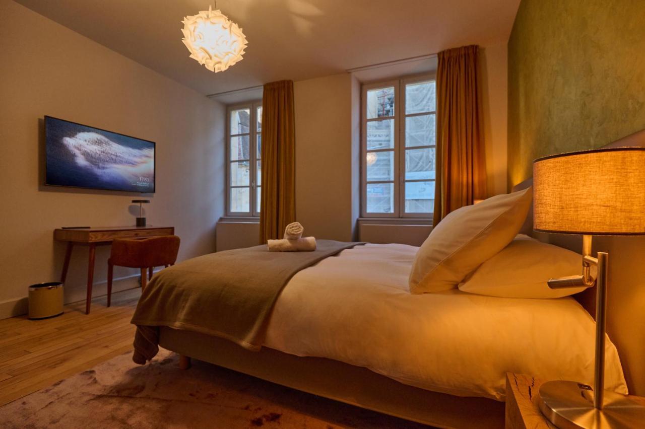 Appartement Montagnon - Les Suites Du Palais - Classe 4 Etoiles, Parking Prive, Vue Cathedrale, 3 Chambres, Primo C0Nciergerie Nevers Buitenkant foto