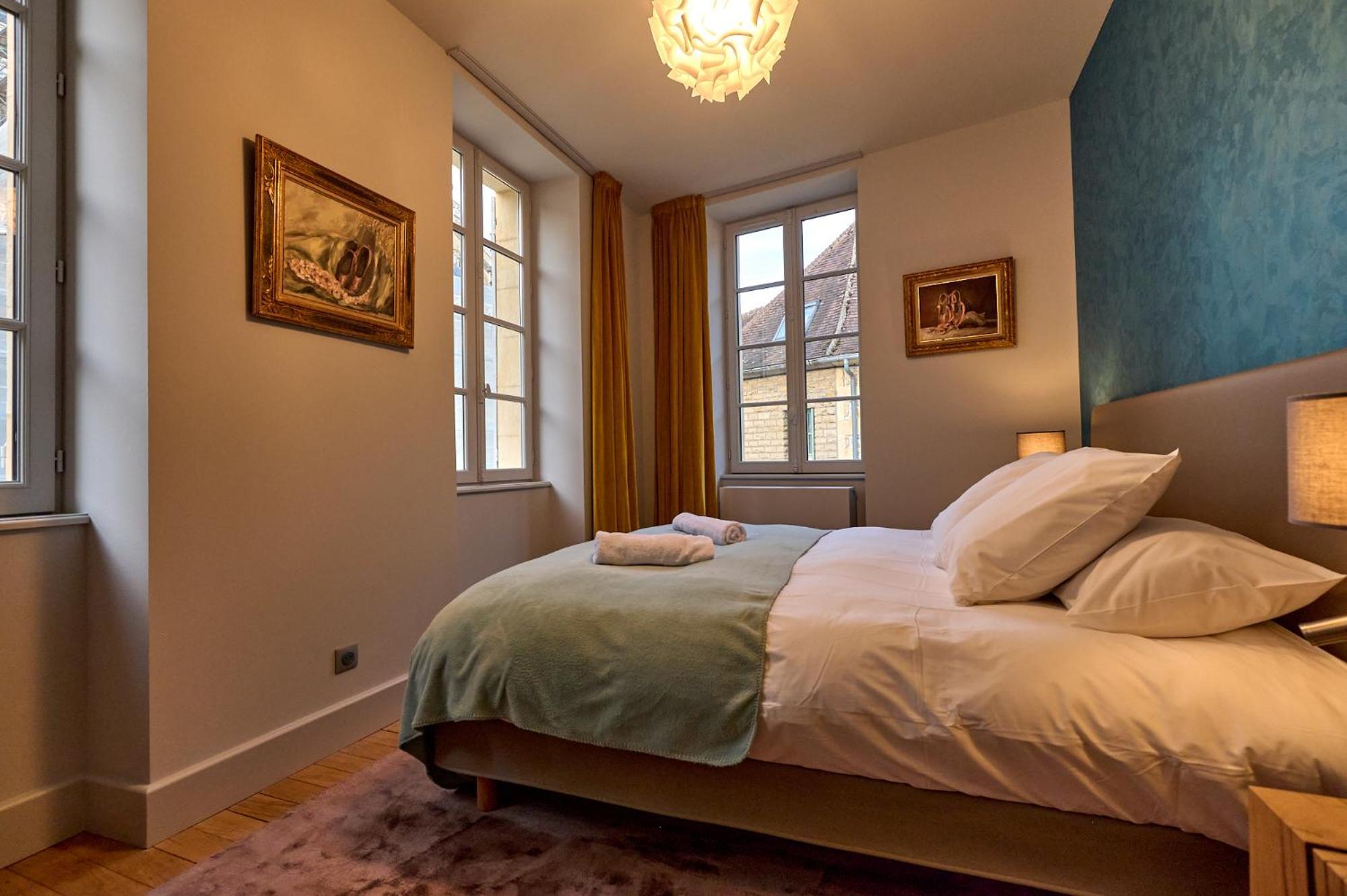 Appartement Montagnon - Les Suites Du Palais - Classe 4 Etoiles, Parking Prive, Vue Cathedrale, 3 Chambres, Primo C0Nciergerie Nevers Buitenkant foto