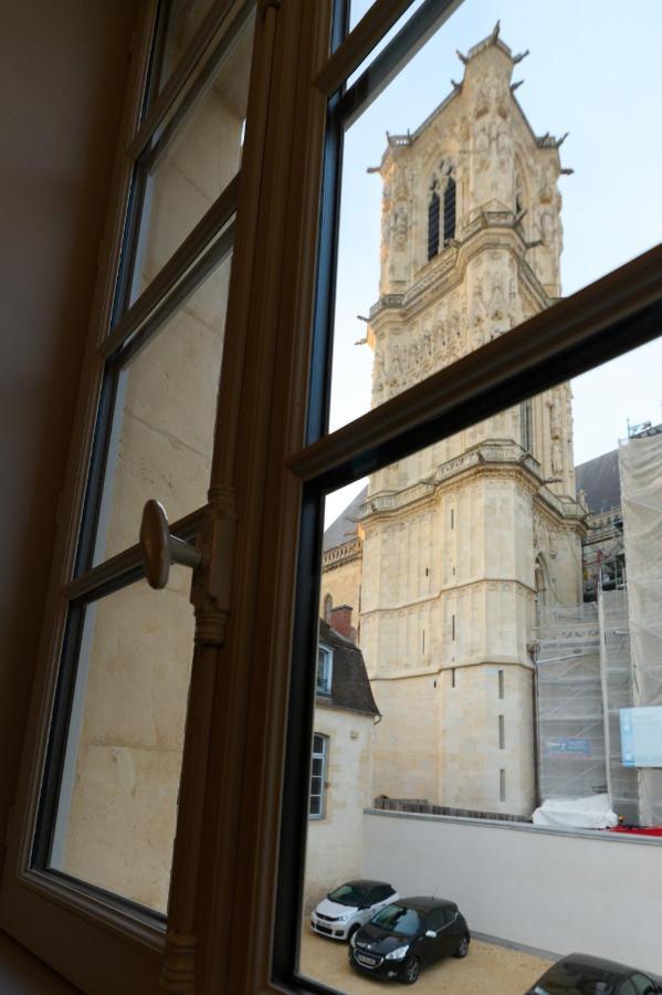 Appartement Montagnon - Les Suites Du Palais - Classe 4 Etoiles, Parking Prive, Vue Cathedrale, 3 Chambres, Primo C0Nciergerie Nevers Buitenkant foto
