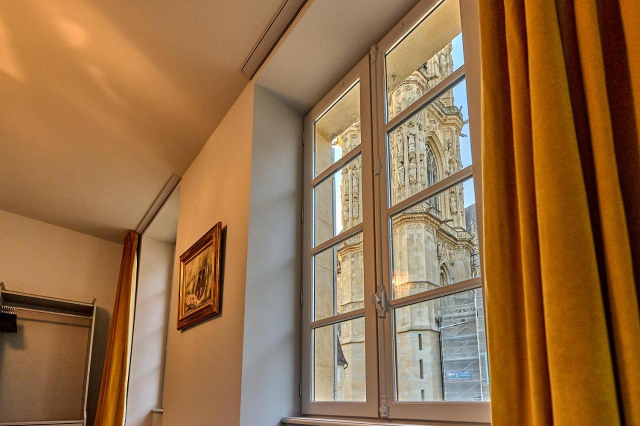 Appartement Montagnon - Les Suites Du Palais - Classe 4 Etoiles, Parking Prive, Vue Cathedrale, 3 Chambres, Primo C0Nciergerie Nevers Buitenkant foto