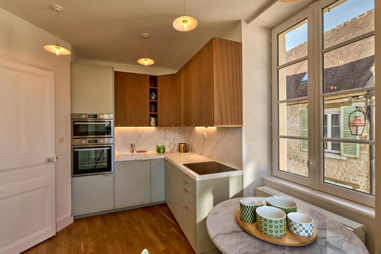 Appartement Montagnon - Les Suites Du Palais - Classe 4 Etoiles, Parking Prive, Vue Cathedrale, 3 Chambres, Primo C0Nciergerie Nevers Buitenkant foto