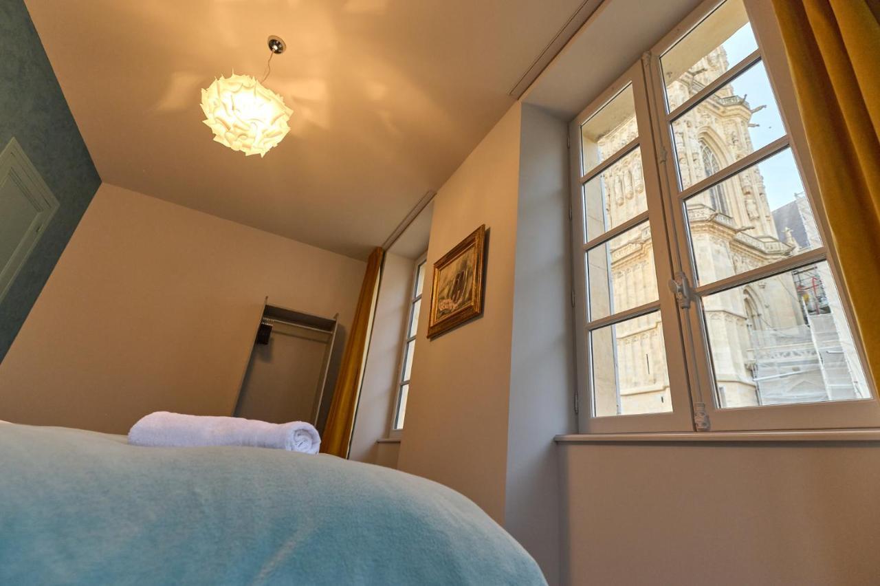 Appartement Montagnon - Les Suites Du Palais - Classe 4 Etoiles, Parking Prive, Vue Cathedrale, 3 Chambres, Primo C0Nciergerie Nevers Buitenkant foto