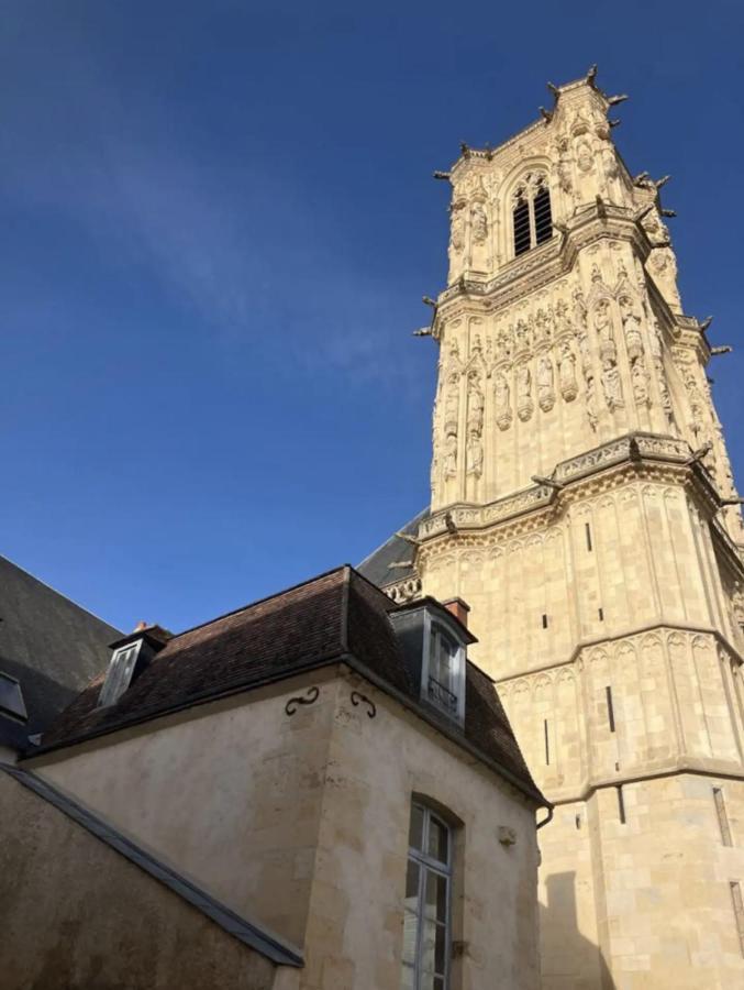 Appartement Montagnon - Les Suites Du Palais - Classe 4 Etoiles, Parking Prive, Vue Cathedrale, 3 Chambres, Primo C0Nciergerie Nevers Buitenkant foto