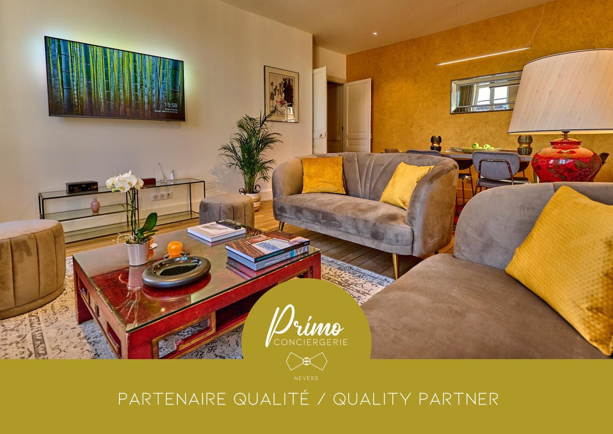 Appartement Montagnon - Les Suites Du Palais - Classe 4 Etoiles, Parking Prive, Vue Cathedrale, 3 Chambres, Primo C0Nciergerie Nevers Buitenkant foto